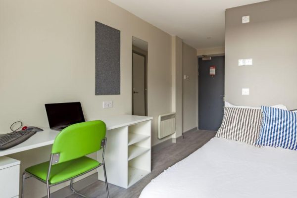 Oxford Brookes University bedroom