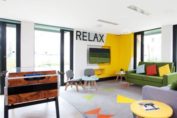 Oxford Brookes University relax