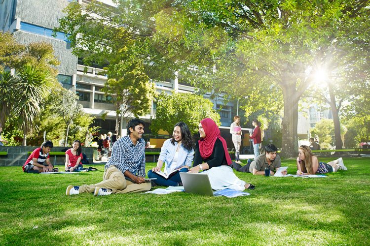 banner-02-international-students-landscape