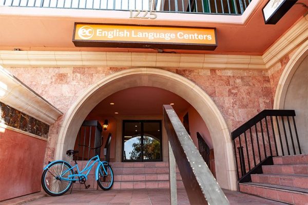 EC San Diego’s English language school is located in La Jolla, famous for its incredible beaches, where seals can be spotted next to surfers and sunbathers!